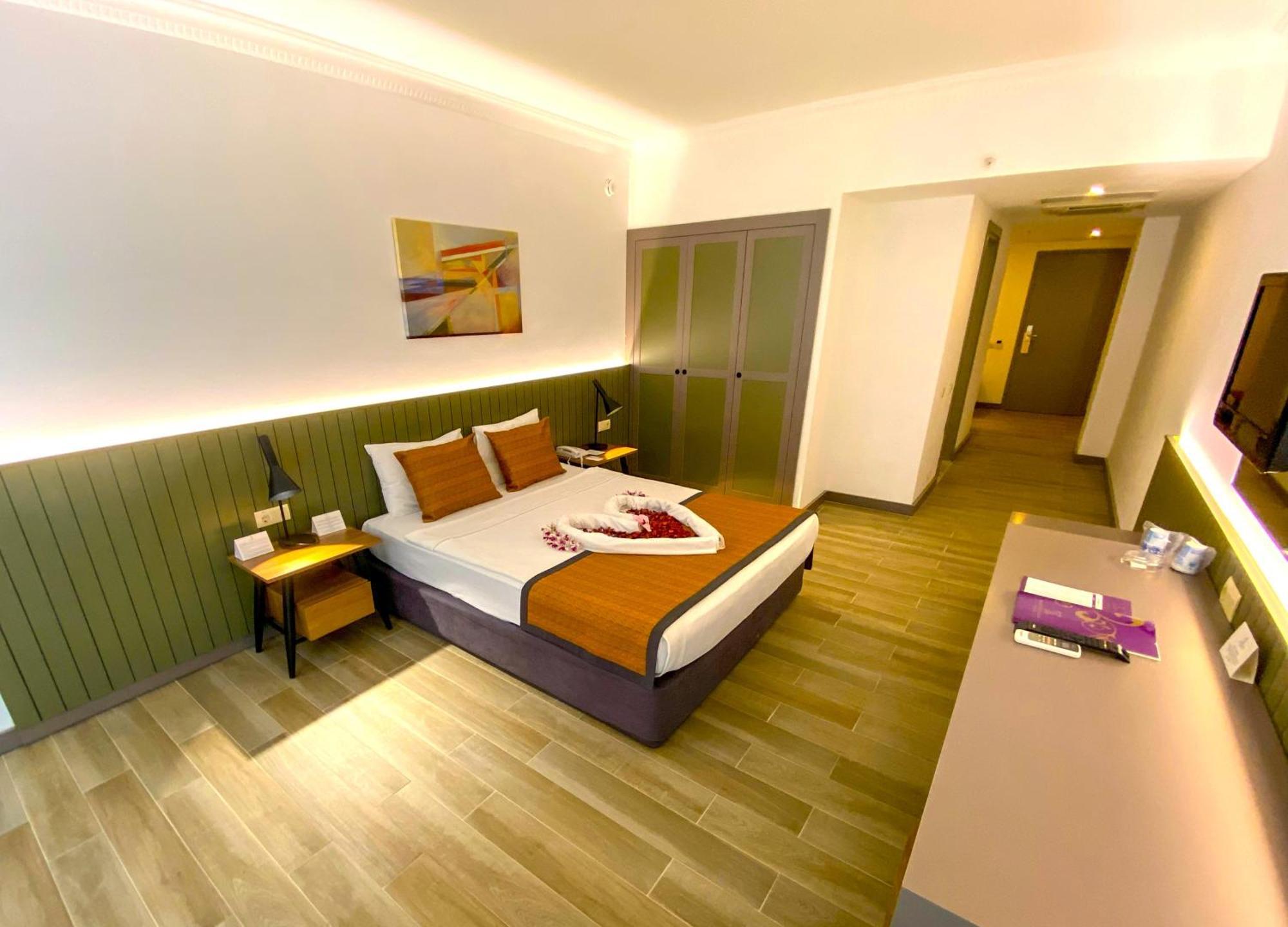 Queen'S Park Goynuk Hotel Kemer Phòng bức ảnh